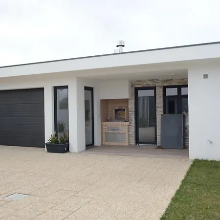 Ruhiges Modernes Haus Parkplatz Wlan Whirlpool Aveiro
