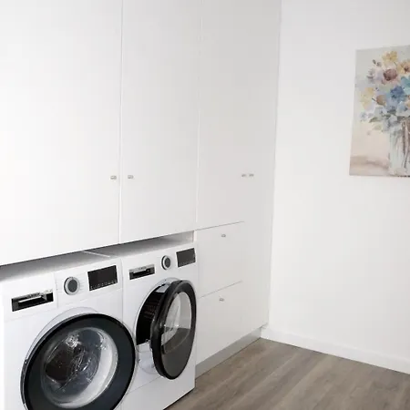 Ruhiges Modernes Haus Parkplatz Wlan Whirlpool * 阿威罗