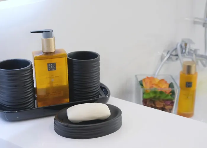 Semesterbostad Ruhiges Modernes Haus Parkplatz Wlan Whirlpool