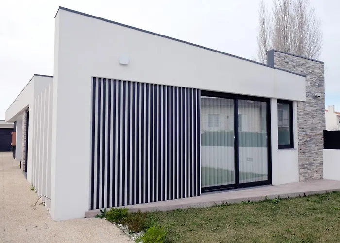 Semesterbostad Ruhiges Modernes Haus Parkplatz Wlan Whirlpool *